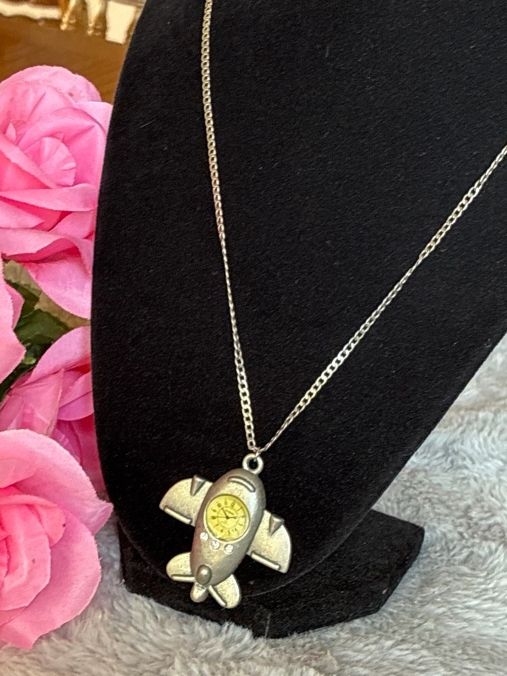 Vintage-Inspired Silver Airplane Pendant Necklace with Yellow Accent